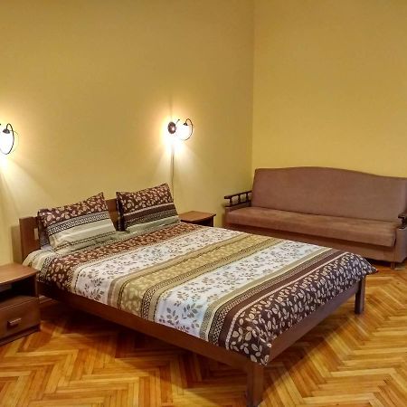 Apartment On Virmens'Ka Street Lwów Zewnętrze zdjęcie