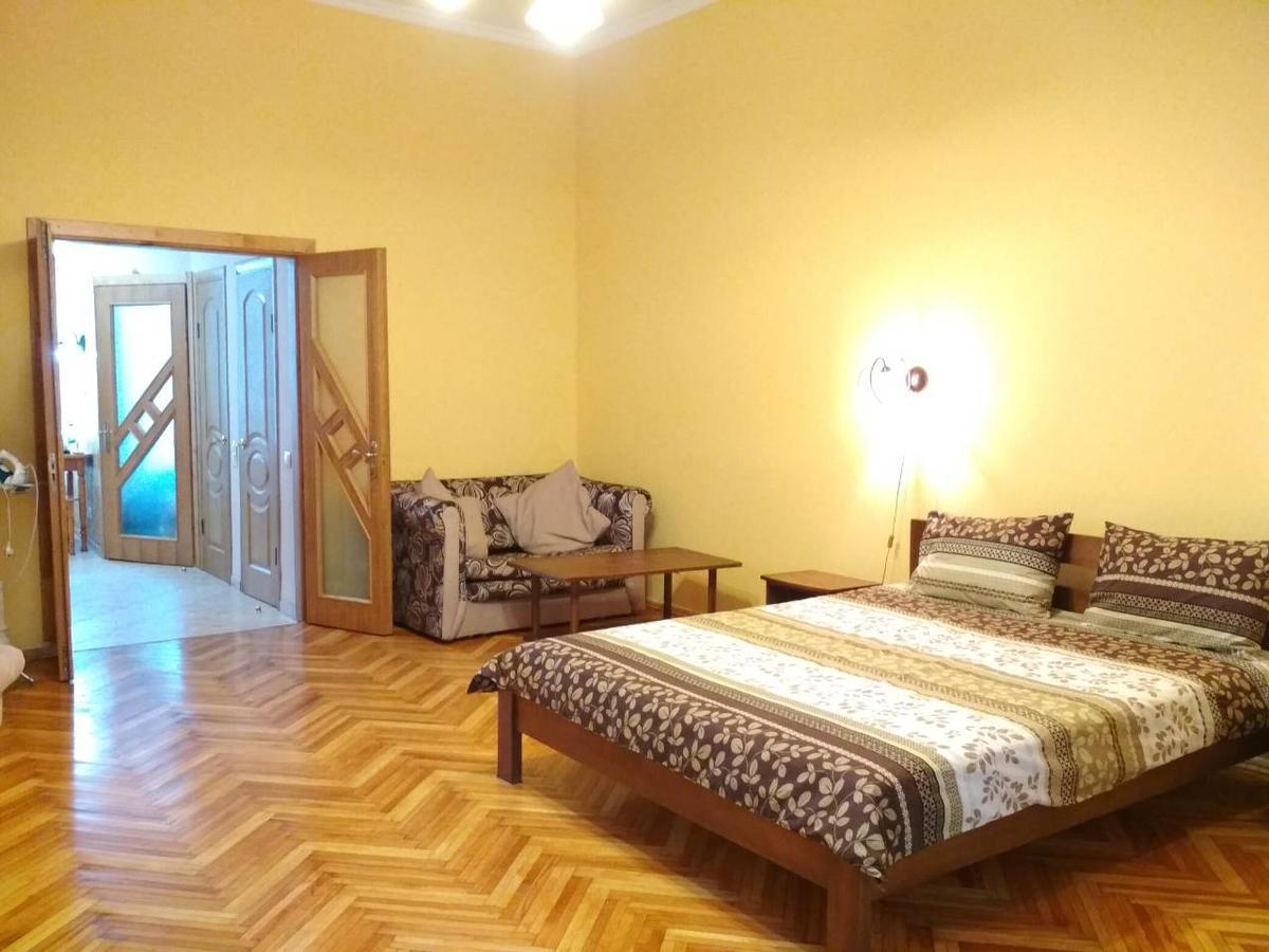 Apartment On Virmens'Ka Street Lwów Zewnętrze zdjęcie